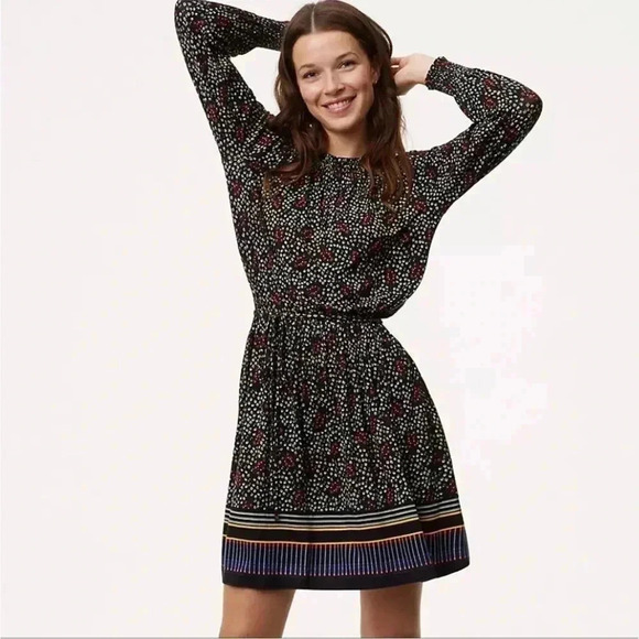 LOFT Diamond Floral Smocked Dress Size S - Picture 1 of 9
